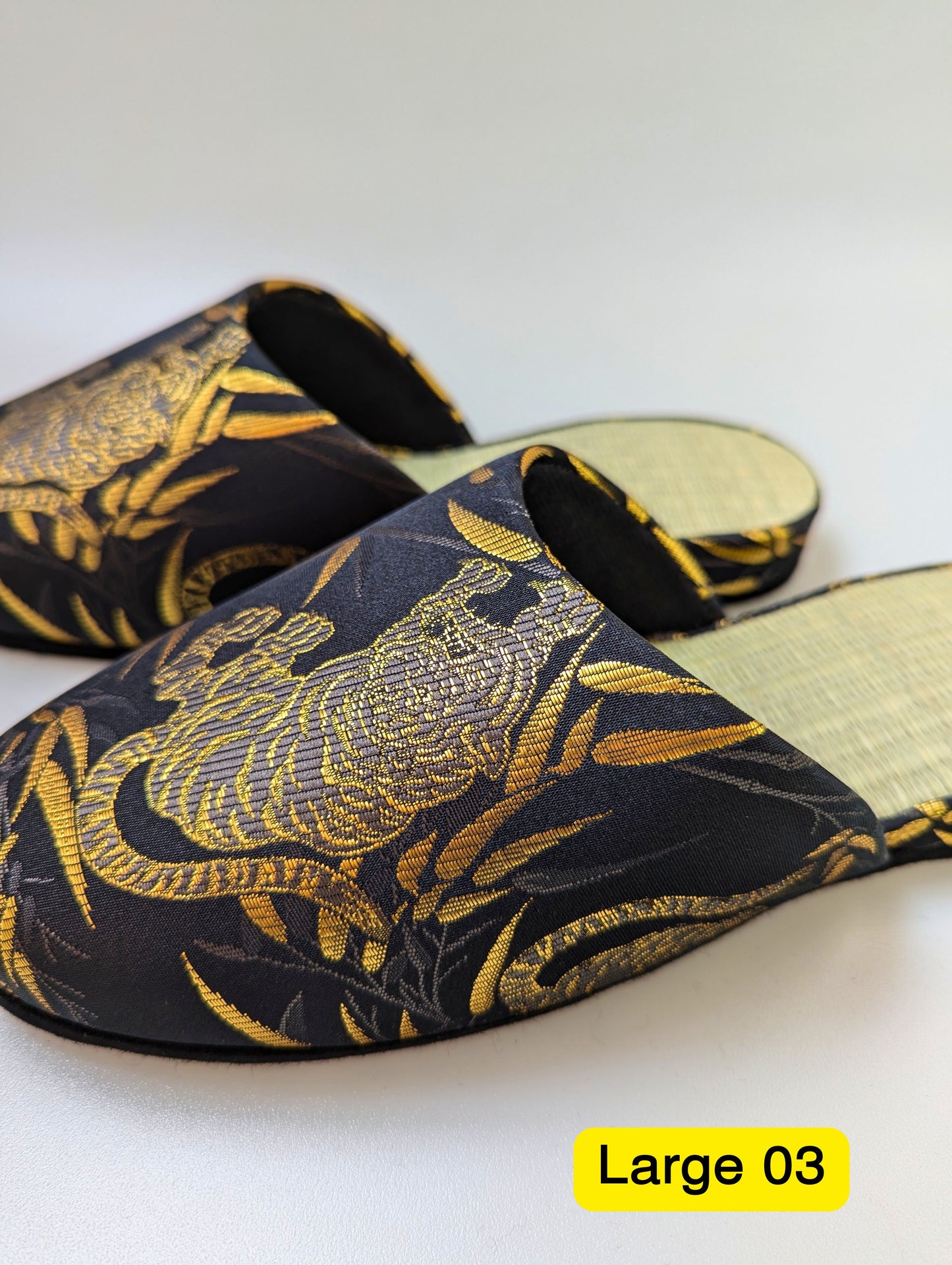 TATAMI × Baihu Byakko Tiger Slippers [Black Wool Felt Sole]