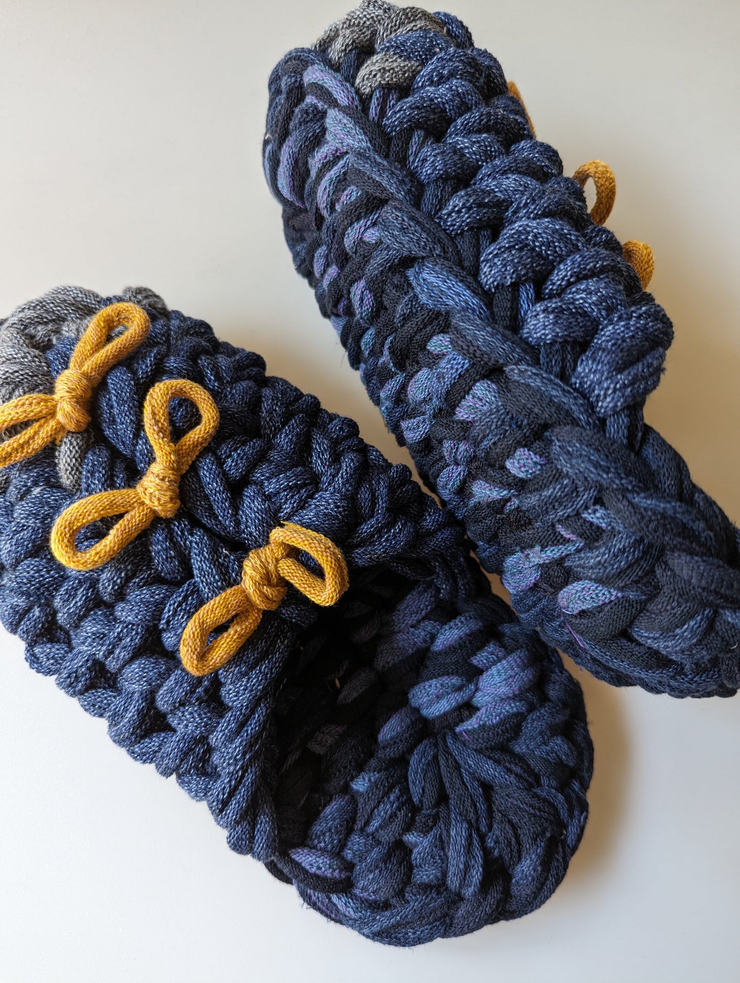 Medium | Knit up-cycle slippers 2023-M12 [Medium]