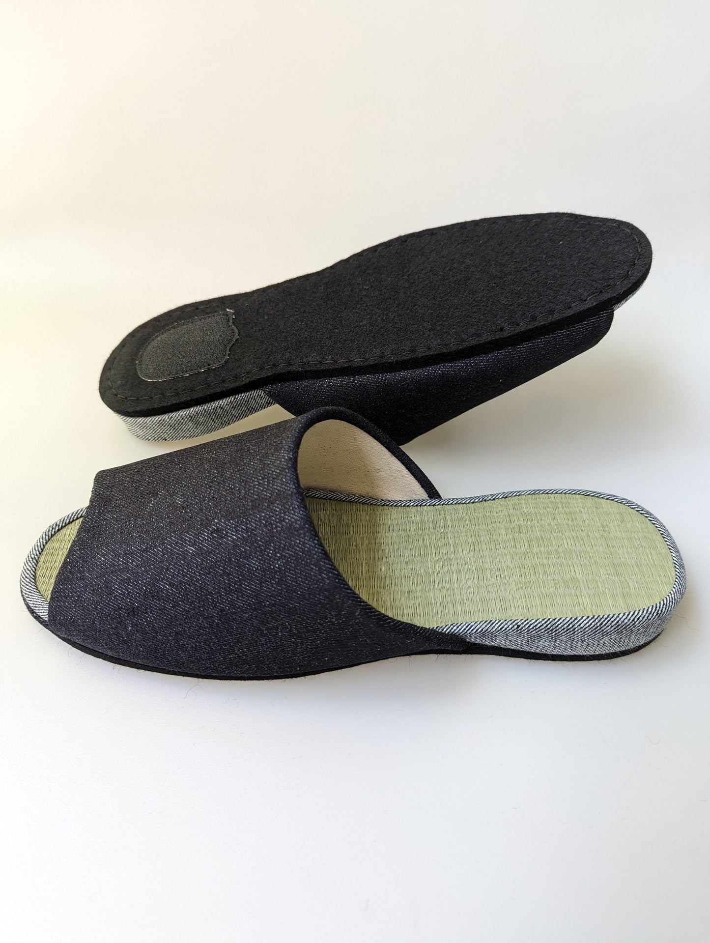 Open-toe TATAMI Denim Slippers A-Type [Black Wool Felt Sole] / Simple [Denim Hiroshima]