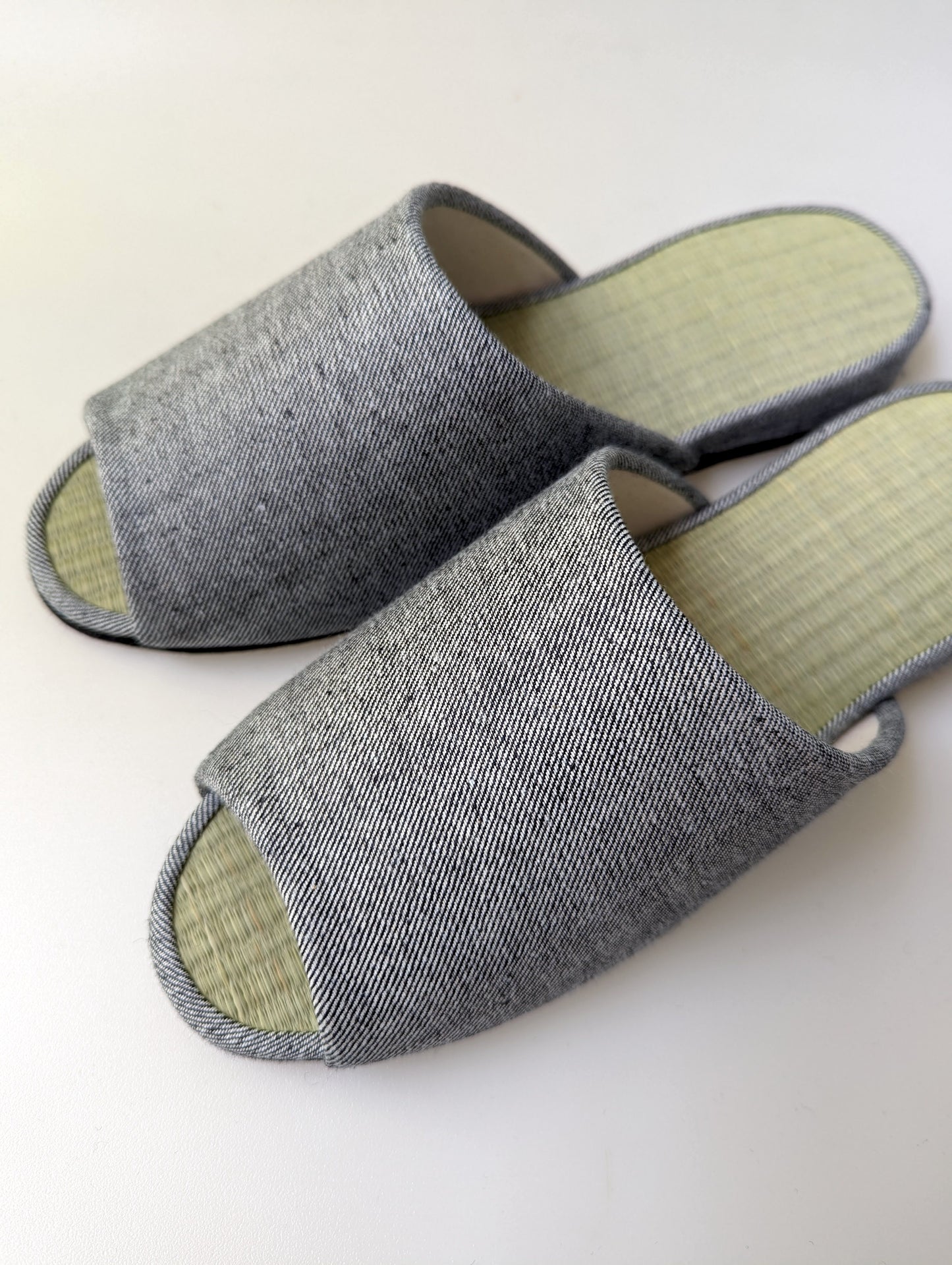 Open-toe TATAMI Denim Slippers B-Type [Black Wool Felt Sole] / Simple [Denim Hiroshima]