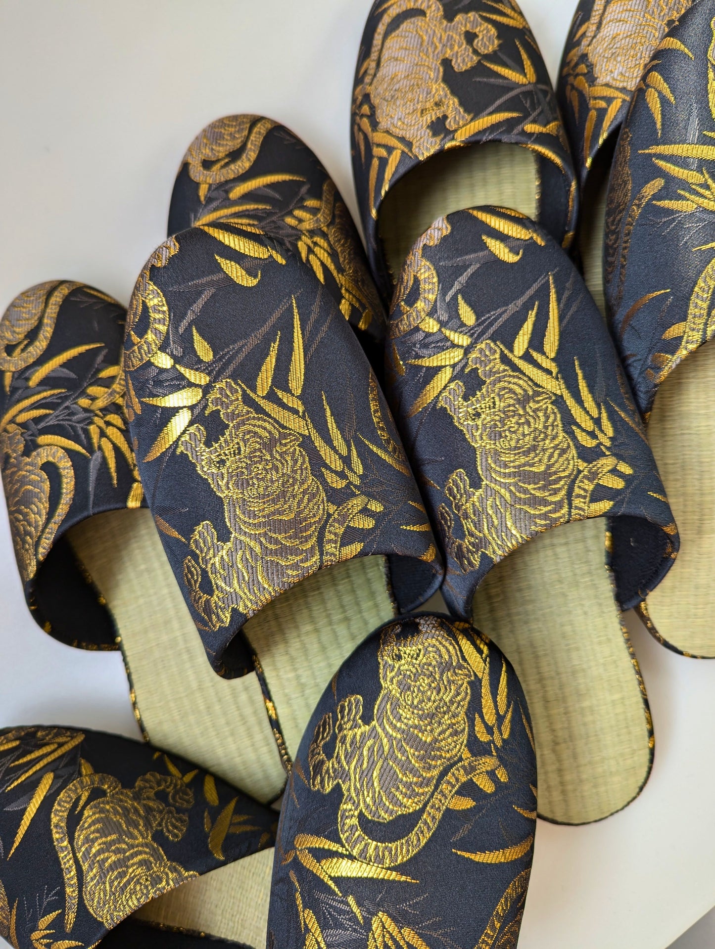 TATAMI × Baihu Byakko Tiger Slippers [Black Wool Felt Sole]