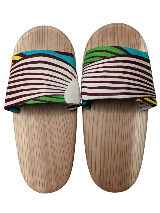 Medium: Wooden slippers natural Japanese cedar SHIMAKO ha GOJIMU #01